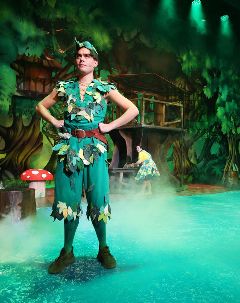 Robe Pantos 2024 25 Peter Pan Aylesbury 4179 photo by Barry Rivett