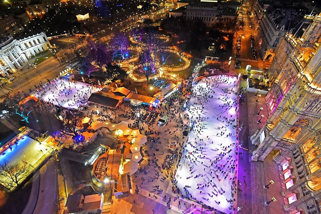 lighting effects and ice Clay Paky and MA Lighting at the Wiener Eistraum