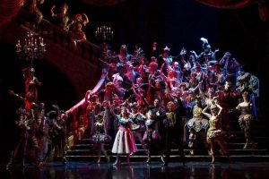 robe-phantom-of-the-opera-stockholm-masquarade-photo-by-matthew-murphy
