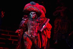 robe-phantom-of-the-opera-stockholm-red-death-photo-by-matthew-murphy