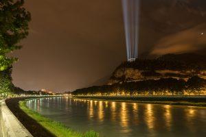 robe-columns-of-light-2016-0947