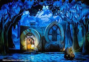 Snow White - Copyright Joe Atkins (1)